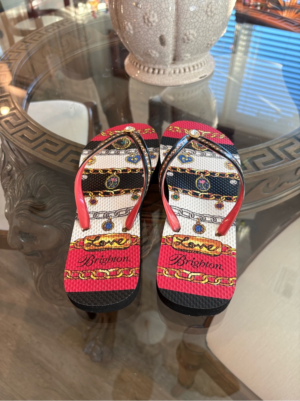 ♥️🖤BRIGHTON LOVE CHARMS & CHAINS FLIP FLOPS!♥️🖤 - Picture 3 of 4